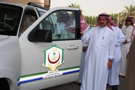 د.الحواسي يدشن الدفعة الأولى من مركبات برنامج الطب