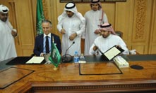 HE Minister of Health Signs the Implementation Contract for Electronic Services in Insurance Sectors