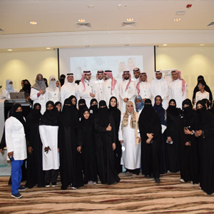 (الصحة) تناقش تطوير الخدمات التمريضية في الحج وتكرم الممرضين المتميزين