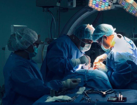 جراحة ناجحة لإعادة الحركة لمريضة بحفر الباطن