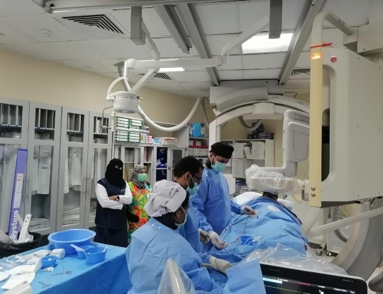 استئصال أورام ليفية بدون تدخُّل جراحي لمريضة في نجران