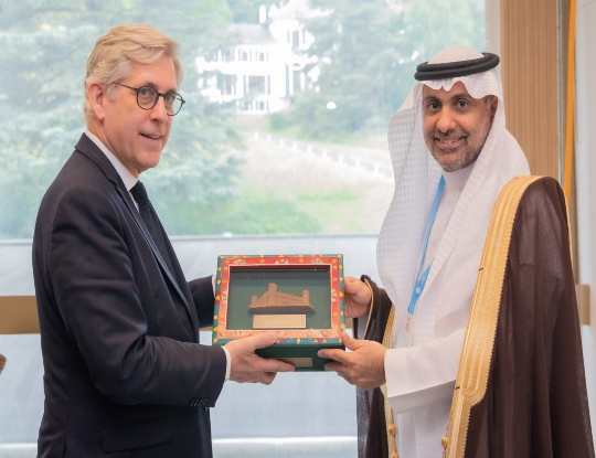 Saudi Minister of Health Meets with his French Counterpart in Geneva
