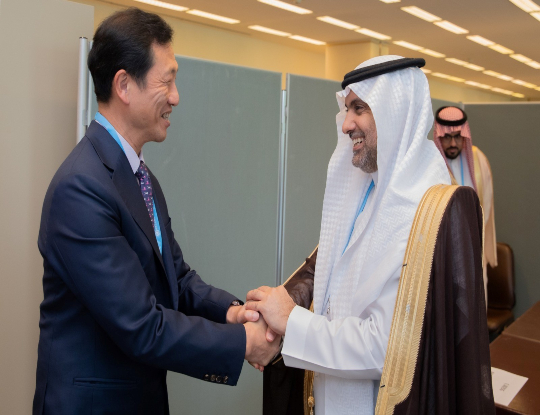 Saudi Minister of Health Meets with his Singaporean Counterpart in Geneva