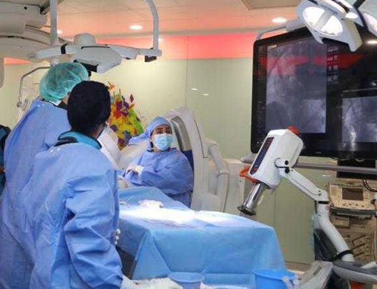 نجاح أول جراحة في (العمليات الهجينة) بمدينة الملك سعود الطبية