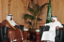 Governor of Al-Baha Discusses the Region's Needs with the Minister of Health