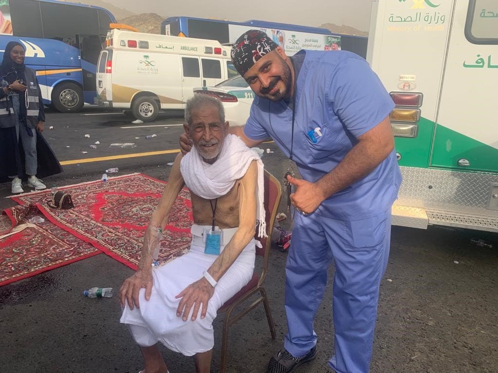 MOH Convoy Enables an 80-Year-Old Pilgrim Suffering from Lung Cancer to Perform Arafa Ritual
